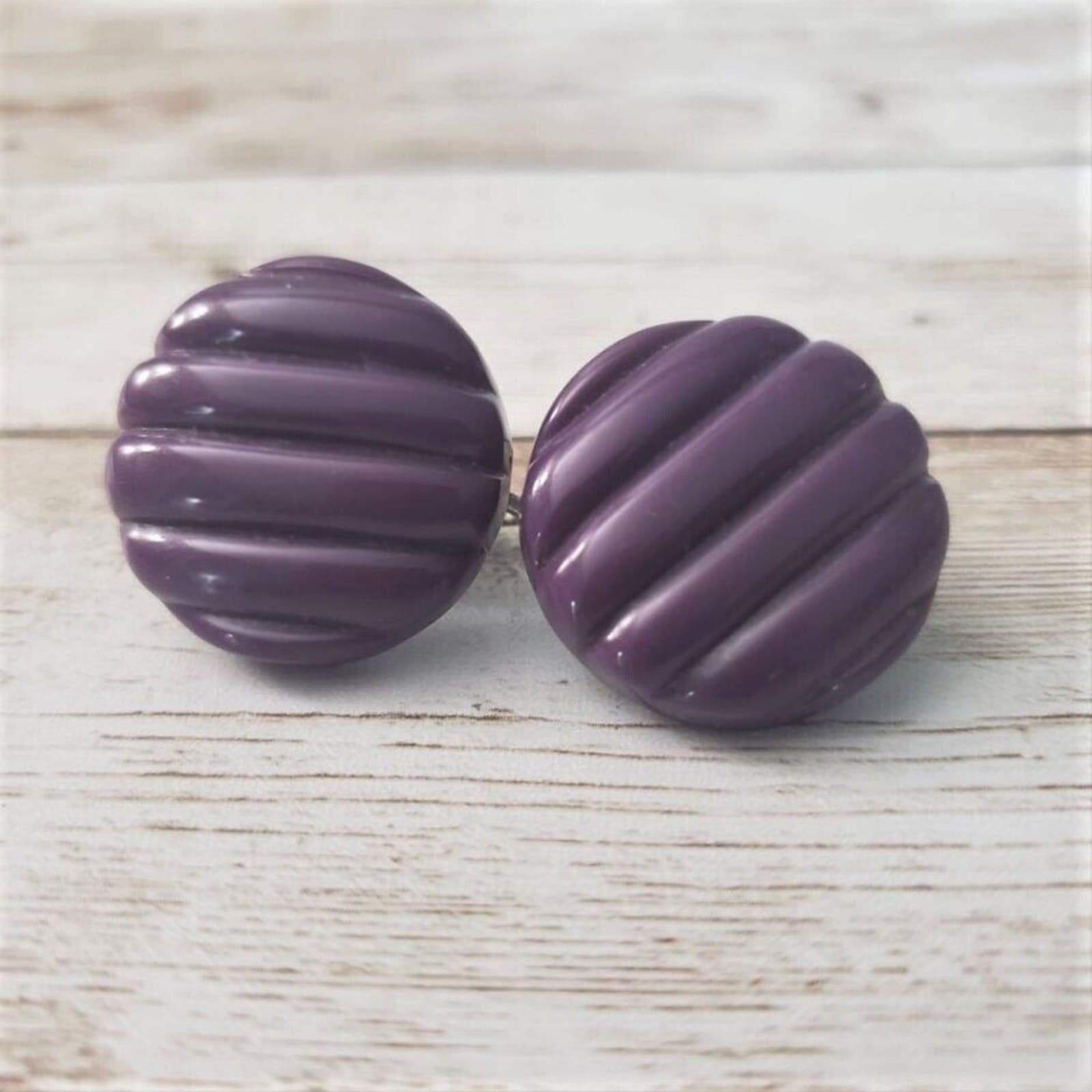 Vintage Clip On Earrings Plum Corrugated Circle 1"