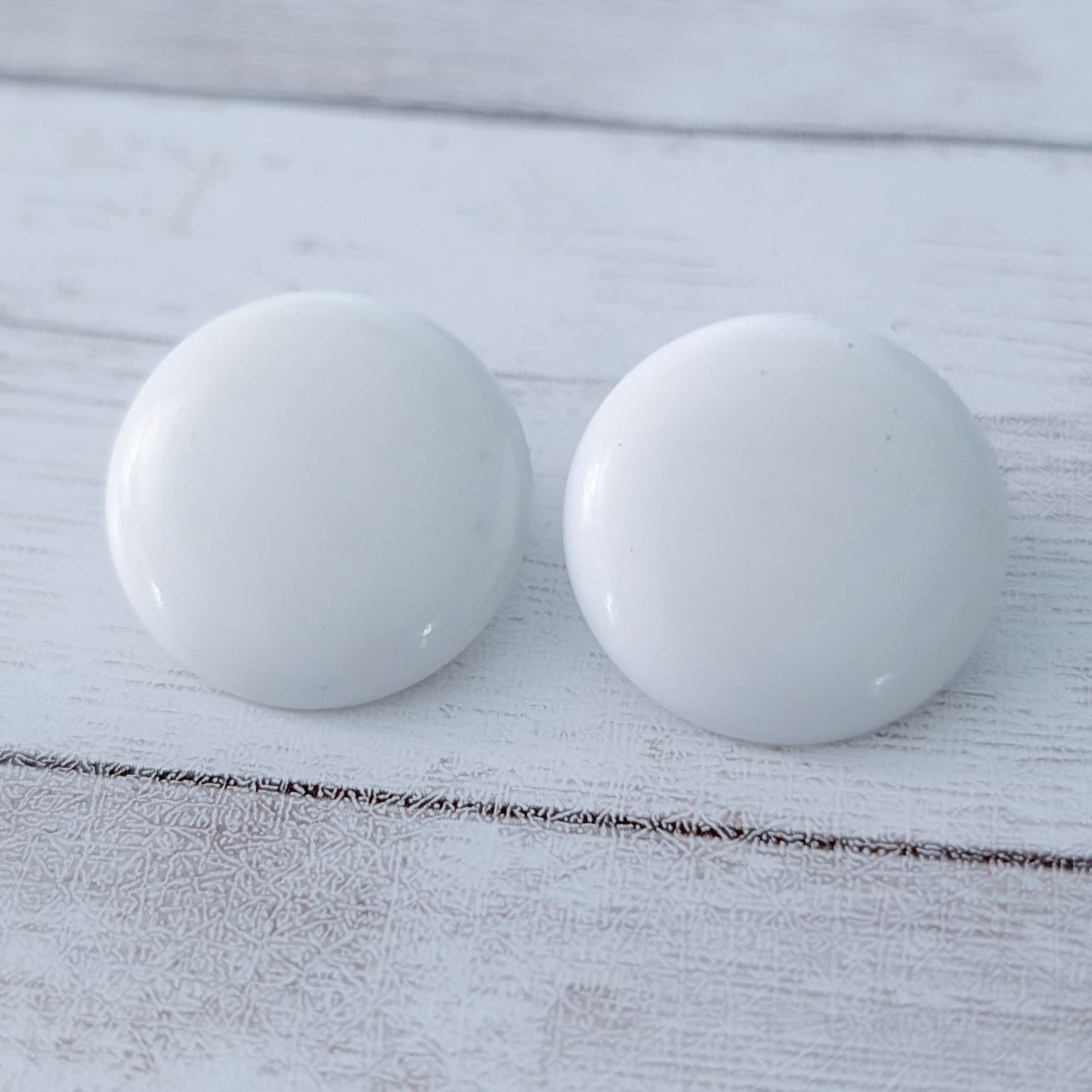 Vintage Clip On Earrings Retro Off White 1" Retro