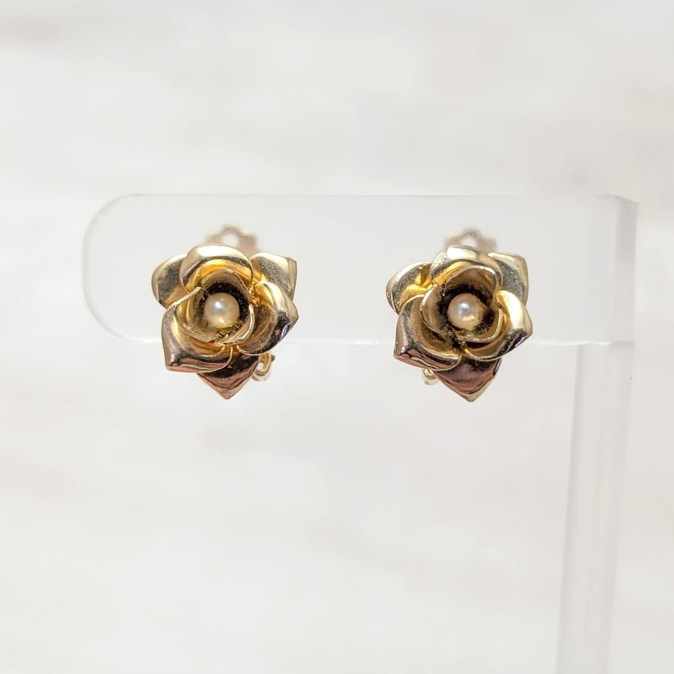 Vintage Clip On Earrings Gold Tone Flower Rose Earrings Whimsical Floral
