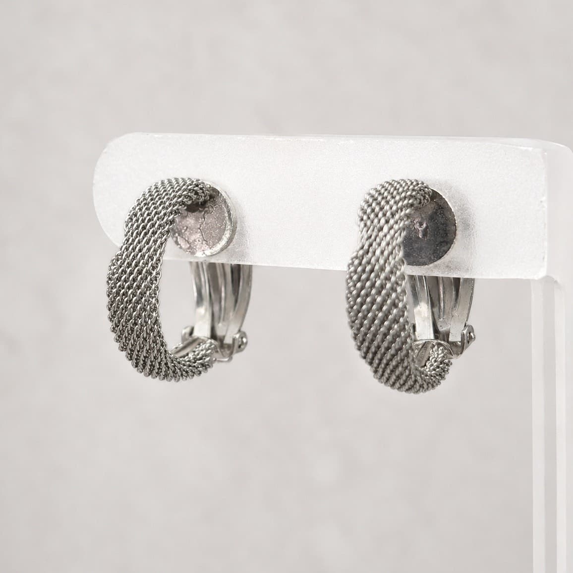 Vintage Clip On Earrings Silver Tone Mesh Like Hoops with Cinched Design Stylish