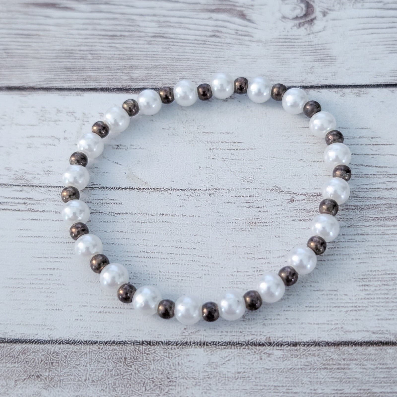 Vintage Stretch Bracelet Faux Pearl & Bronze Tone Dainty
