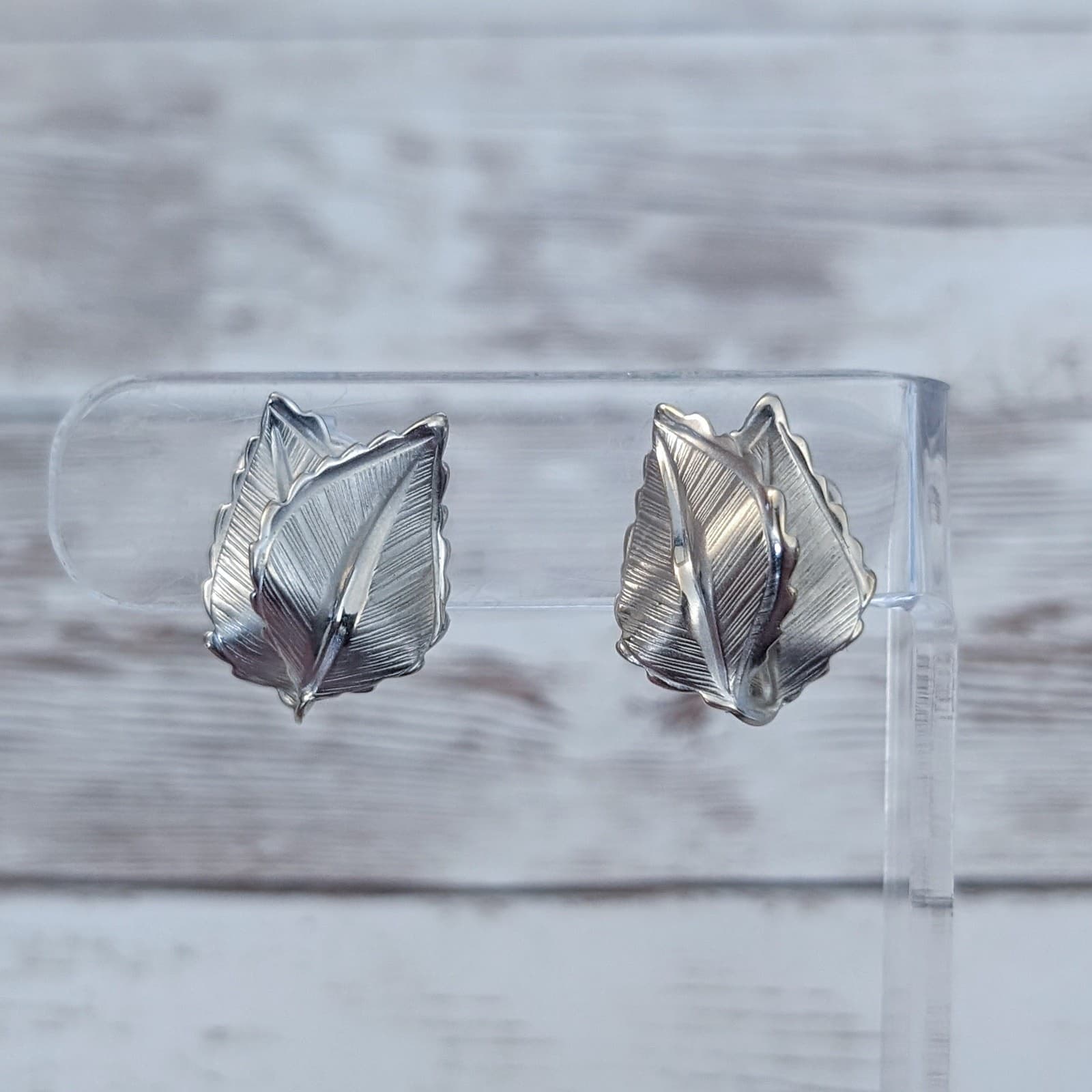 Vintage Giovanni Clip On Earrings Silver Tone Leaves
