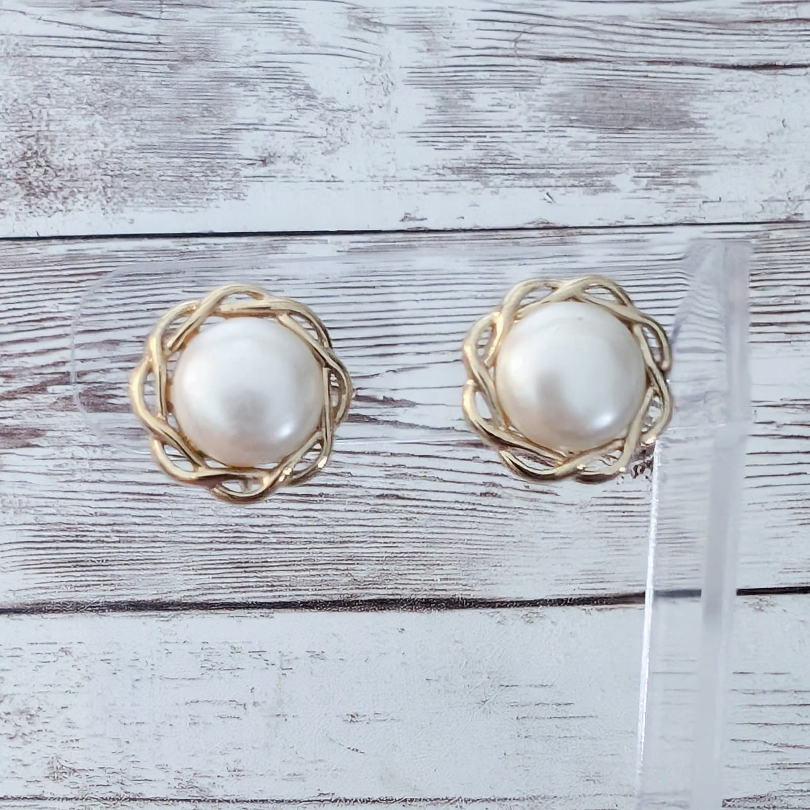 Vintage Clip On Earrings 0.75" Gold Tone Fancy Halo with Cream Center