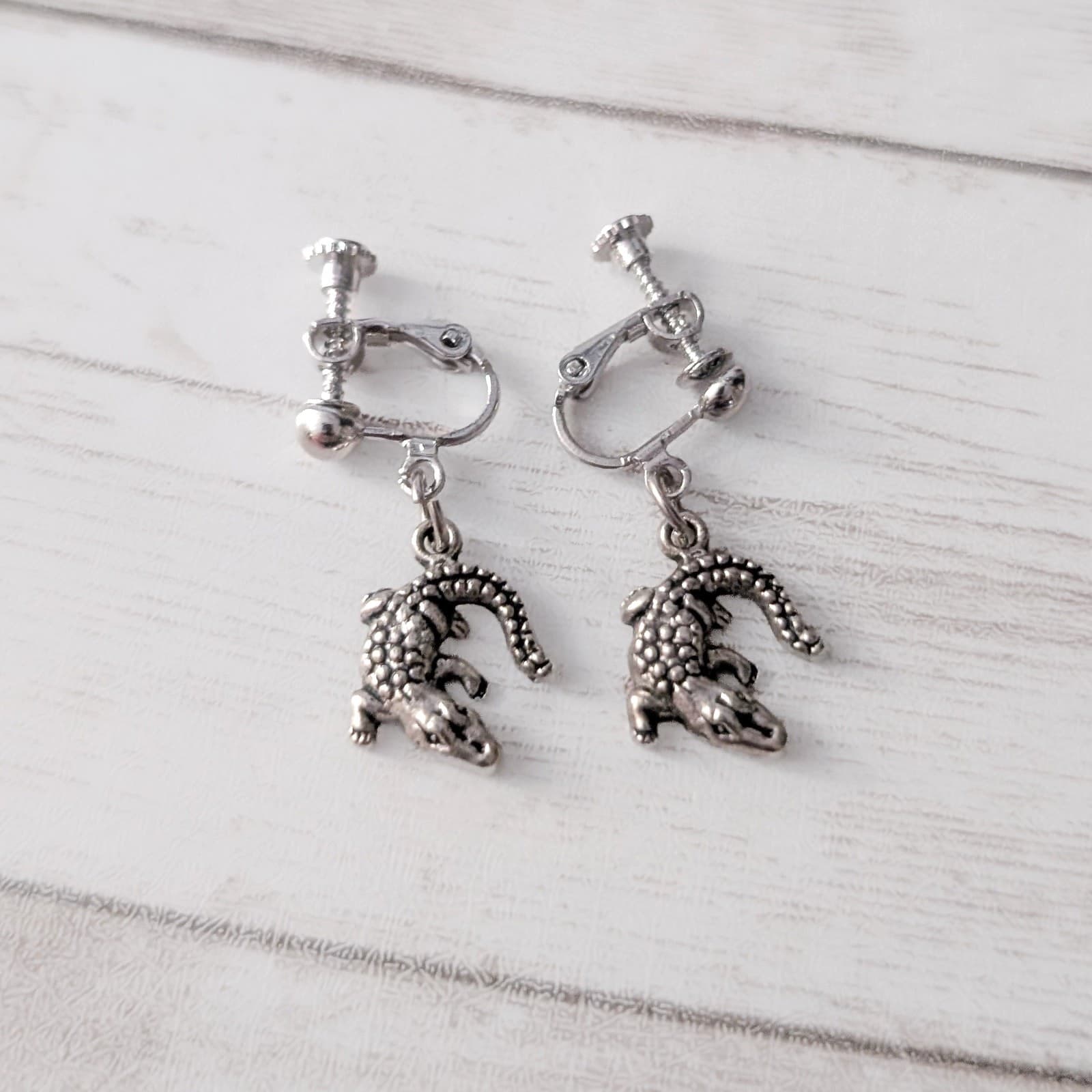 Vintage Clip On Earrings Silver Tone Crocodile Alligator Earrings