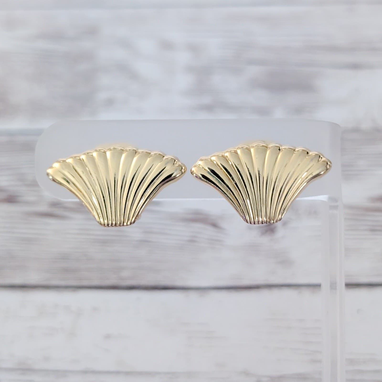 Vintage Clip On Earrings Gold Tone Stylish Gold Tone Retro