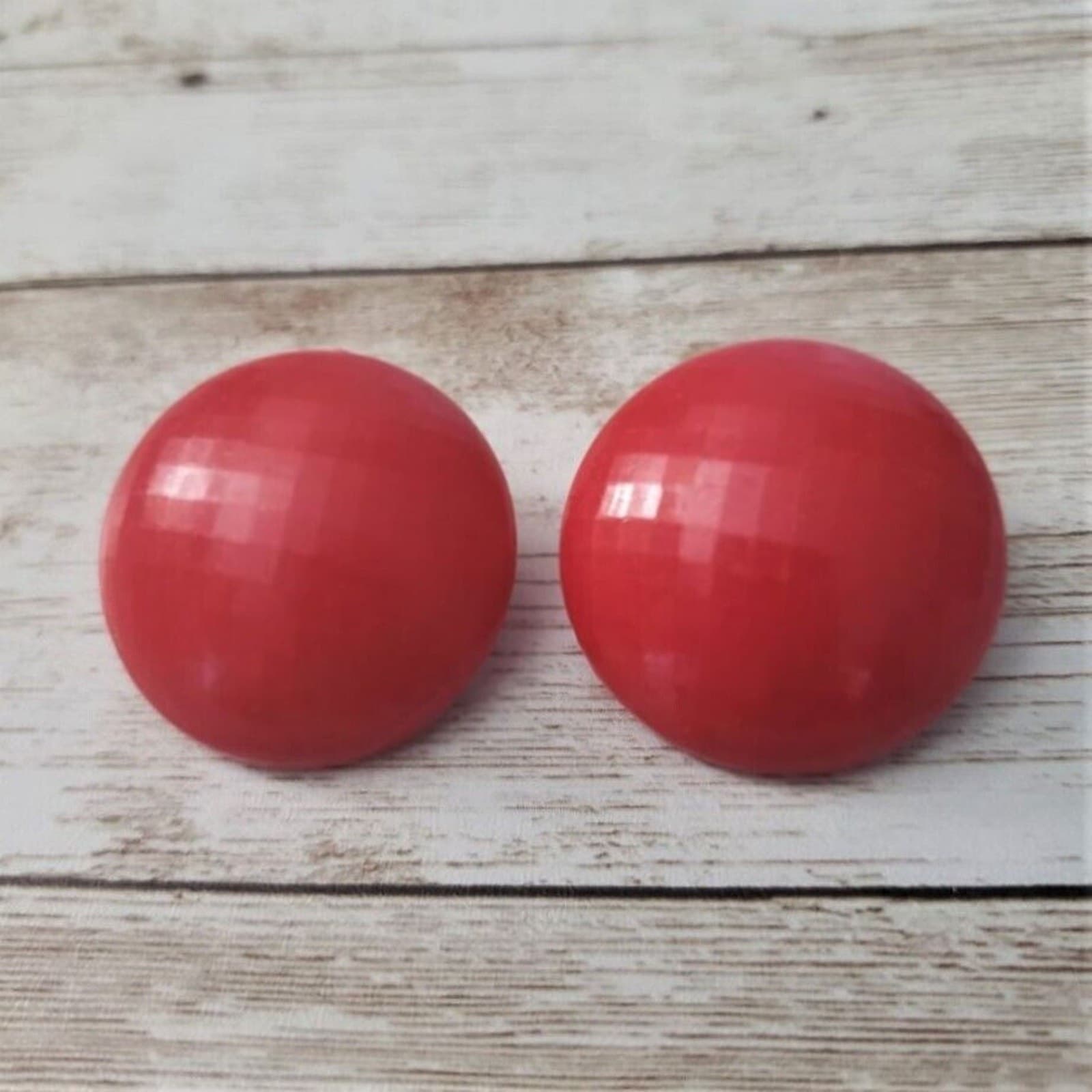 Vintage Clip On Earrings Large Red Square Pattern 1.25" Circle Shape