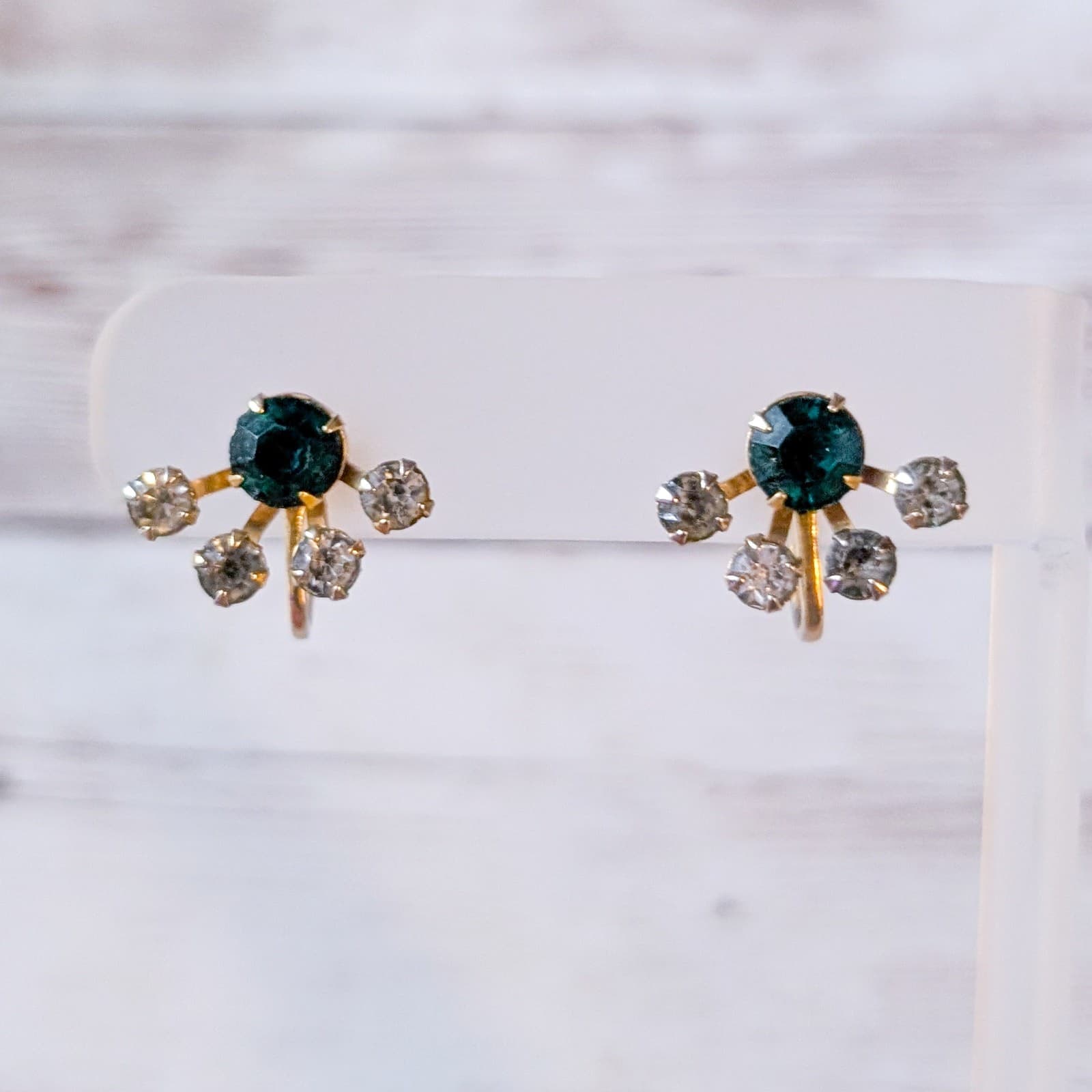 Vintage Bugbee & Niles Screw Back Earrings - Green